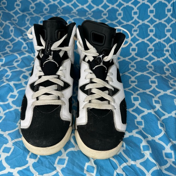 Nike Women’s size 8.5 Air Jordan 6 retro Oreo white black sneakers classic wmns - Picture 2 of 11